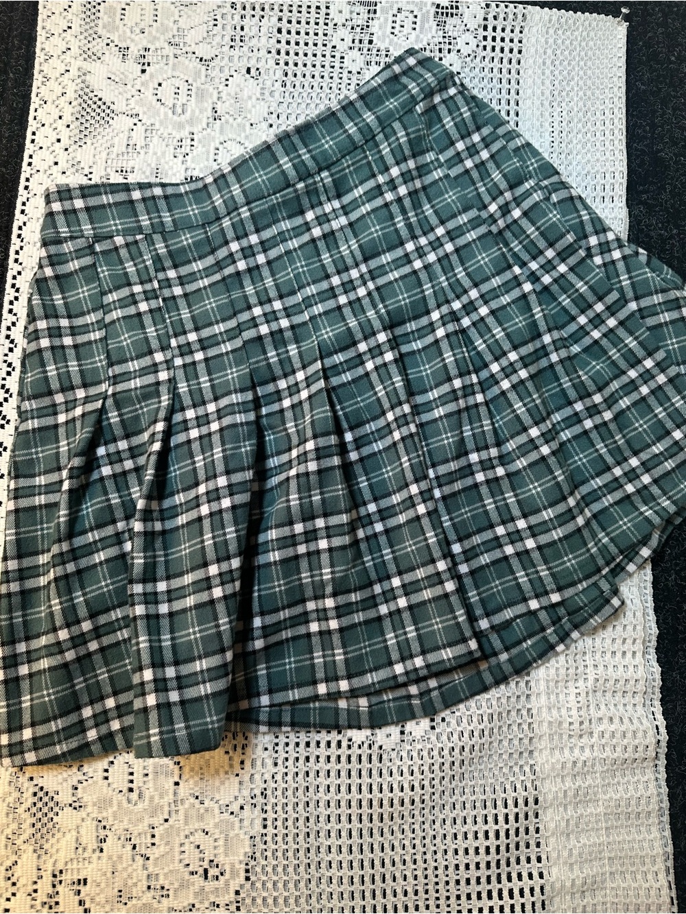 Hollister Green Plaid Pleated Skirt - Picture 1 of 6
